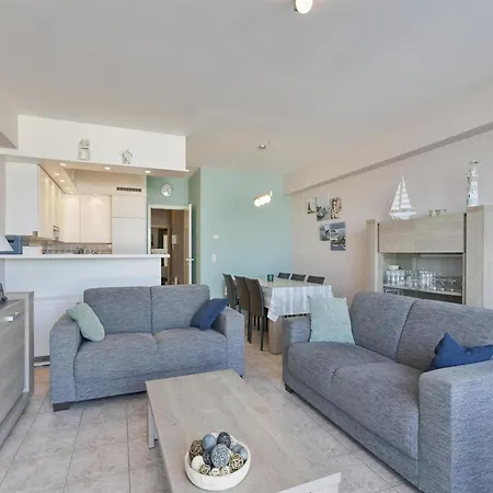 In Belgium With Sea View 布兰肯贝赫