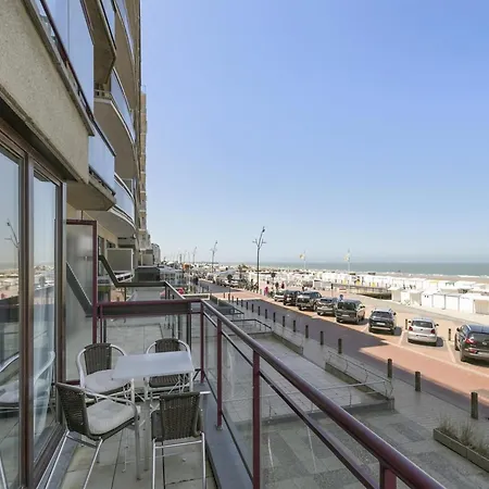 In Belgium With Sea View * 布兰肯贝赫